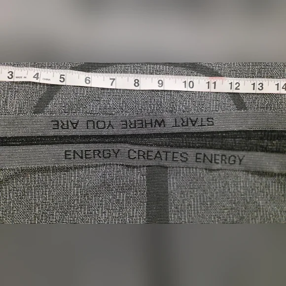 Lululemon Swiftly Tech Long-Sleeve 2.0 Waist Length Sparkle Size 8 Like New - Picture 6 of 7